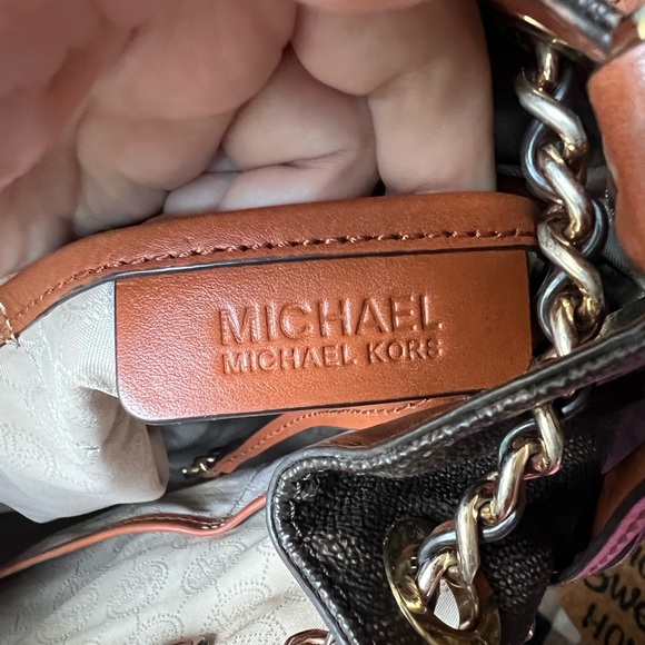 MICHAEL KORS Frankie Drawstring Cross-Body Bag Brown with Gold Hardware. - Picture 7 of 17
